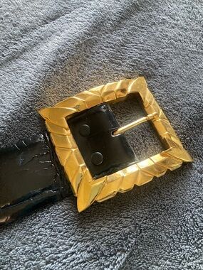 Black American alligator Belt with Sculpted Gold Buckle
